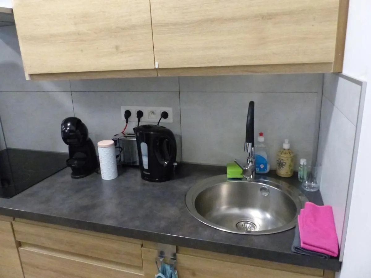 Superbe Studio Au 1Er Etage, Proche De La Gare Du Midi Brussel Appartement